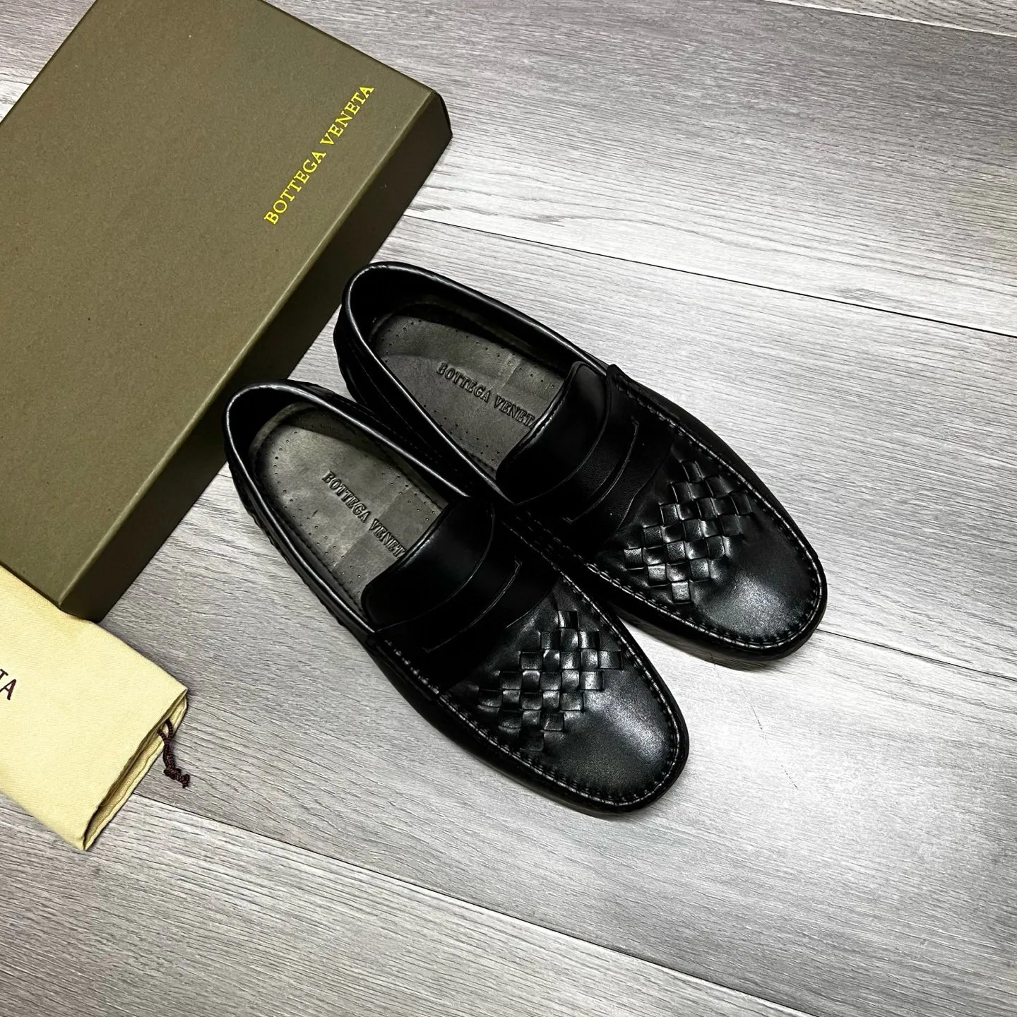 Factory price 480 BV 〰️Purely handmade classic men's beanie shoes👉👉driving shoes, slip-on shoes, made of imported cowhide from Italy, 💕water-dyed cowhide lining, 🔊original outsole, waterproof platform design, comfortable on the feet. Good choice for traveling and driving, single color available, code number: 38-44, (45 can be customized)